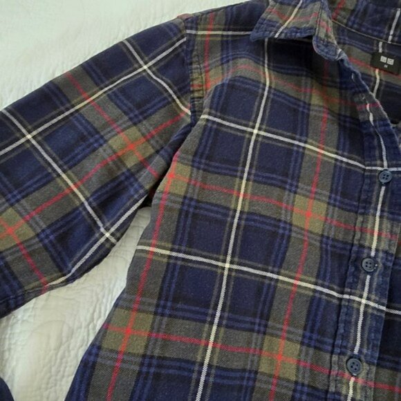 UniQlo Women's Button Down Flannel Shirt Size XS Green Blue Plaid Grunge Retro - Picture 3 of 12